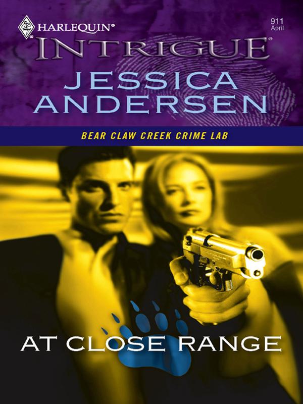 At Close Range (Mills & Boon Intrigue) (Bear Claw Creek Crime Lab Book 2)