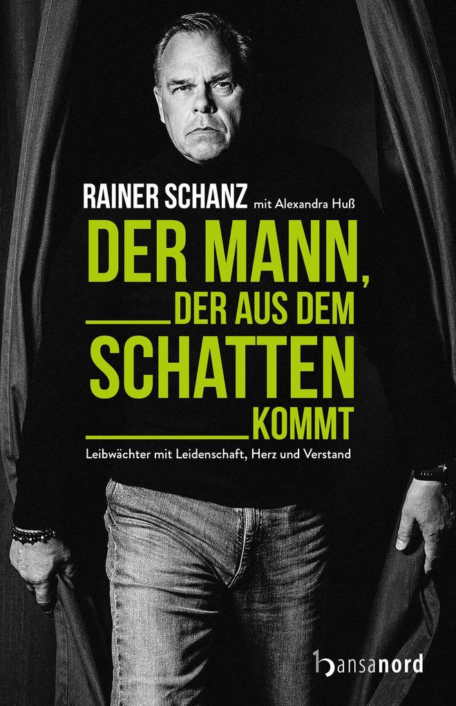Der Mann der aus dem Schatten kommt