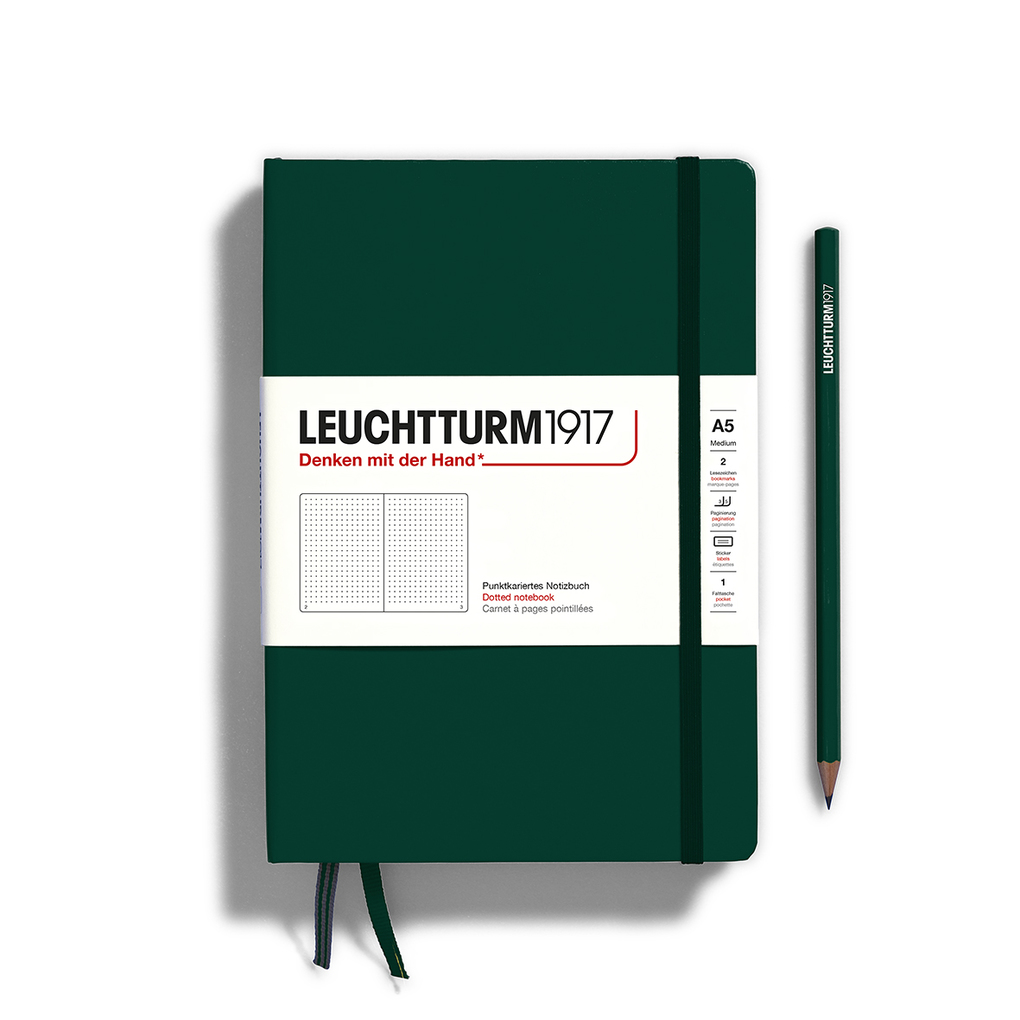 Notizbuch Medium (A5) Hardcover 251 nummerierte Seiten Forest Green dotted