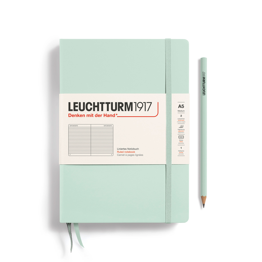 Notizbuch Medium (A5) Hardcover 251 nummerierte Seiten Mint Green liniert