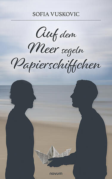 Auf dem Meer segeln Papierschiffchen