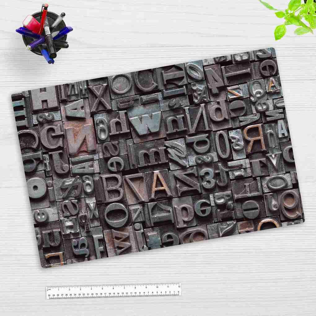 Cover-your-desk Schreibtischunterlage für Kinder und Erwachsene Bleisatz-Druckbuchstaben aus hochwertigem Vinyl 60 x 40 cm