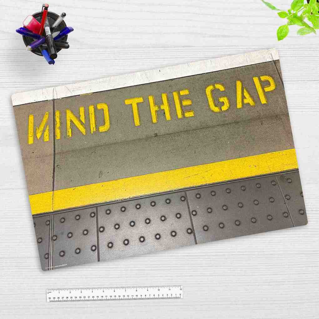 Cover-your-desk Schreibtischunterlage für Kinder und Erwachsene Mind the gap aus hochwertigem Vinyl 60 x 40 cm