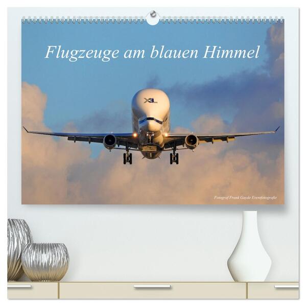 Flugzeuge am blauen Himmel (hochwertiger Premium Wandkalender 2026 DIN A2 quer) Kunstdruck in Hochglanz