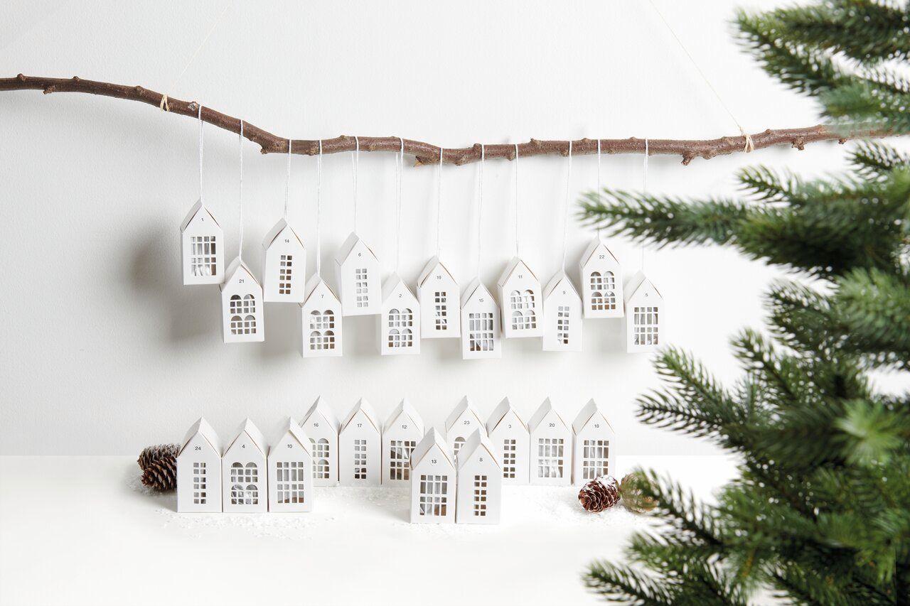 Adventskalender Papphäuser24 Stk. 9x45x45cm FSC MIX