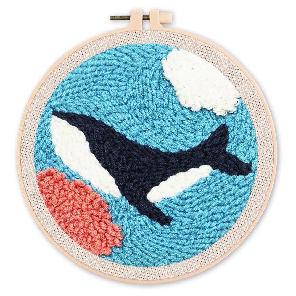 Punch Needle Figured'Art 20x20 cm Orca im Meer DIY Stickerei mit Nadel und Wolle