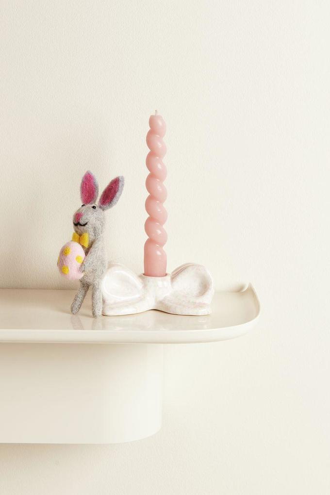 Aufhänger Filz-Hase mit Osterei und Gelber Fliege 145 x 4 x 55cm