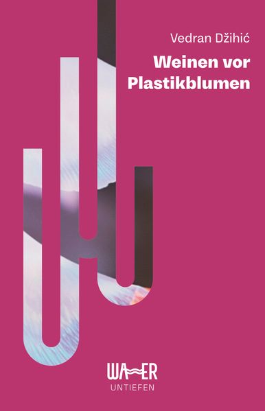 Weinen vor Plastikblumen