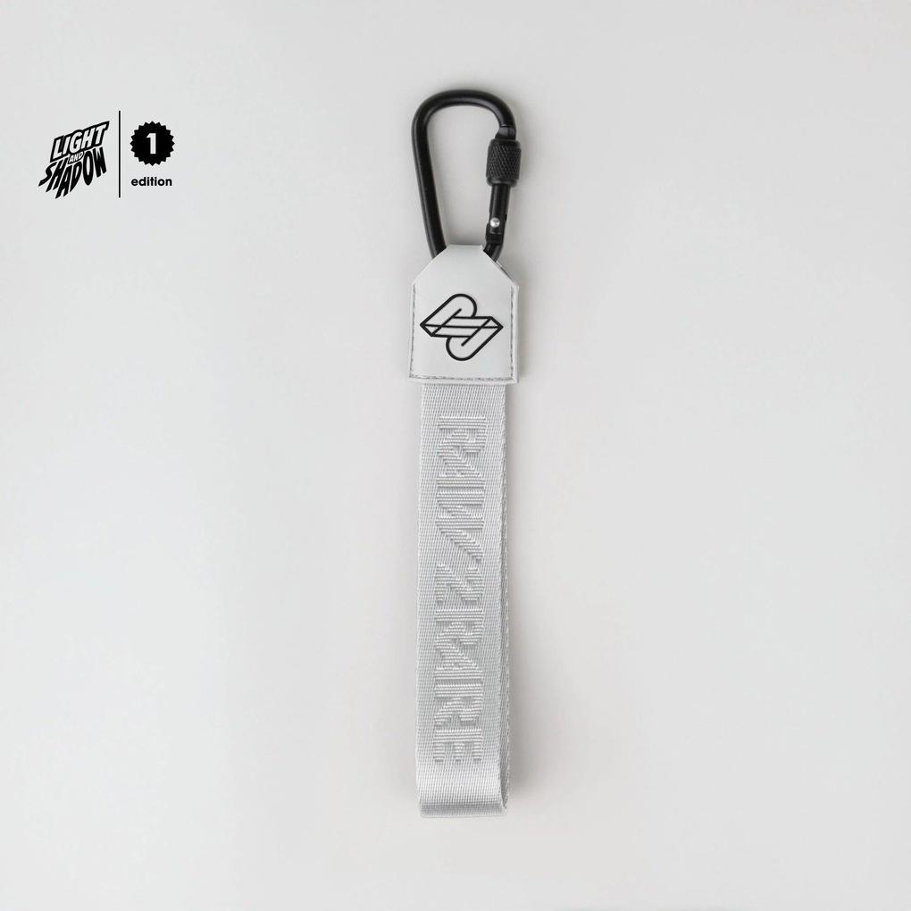 2Hook Carabiner / white